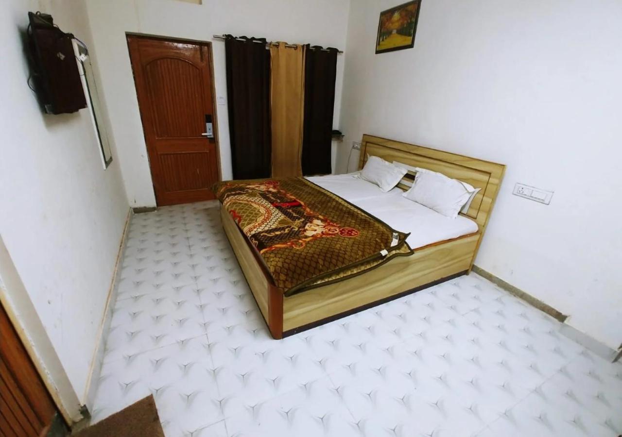 Hotel Roshan Varanasi Eksteriør billede